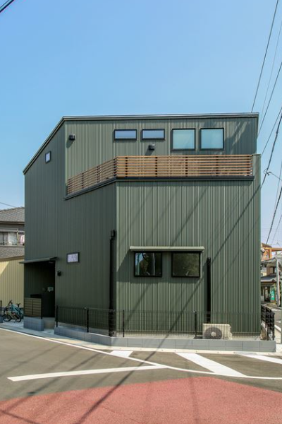 狭小住宅の外観