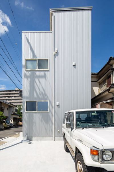 狭小住宅の外観